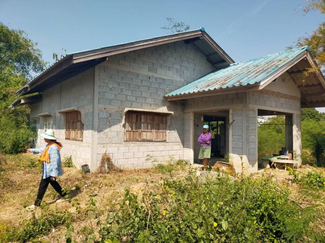 ขายบ้านปูนชั้นเดียว 115ตรว.เหมา 680000-ต.ทุ่งคอก อ.สองพี่น้อง จ.สุพรรฯติดถนนหินคลุก ใก้ลถนน3260บ้านสร้างไปแล้ว80%