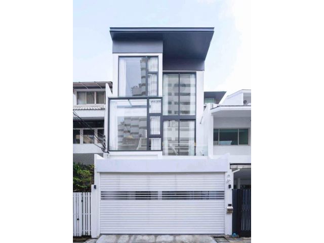 ขาย Townhome 3 ชั้น 25 ตรว ซอยสุขุมวิท 15 ทำเลดี เพียง 1 นาทีถึง #โรงเรียนนานาชาติNIST