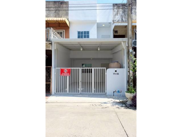 บ้านสินธวงศ์ ซอยอภิชาติ1 บ้านรีโนเวทใหม่ทั้งหลัง พร้อมอยู่