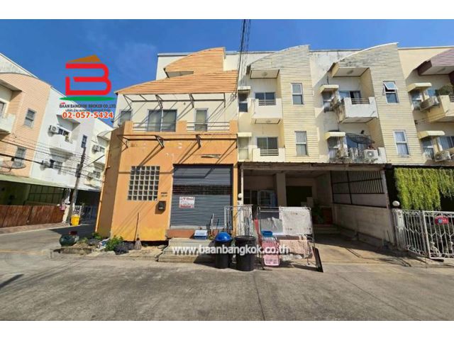 ทาวน์โฮม บ้านสวนราชา เนื้อที่ 25 ตรว. กรุงเทพกรีฑา ซอย 7 แขวงหัวหมาก เขตบางกะปิ