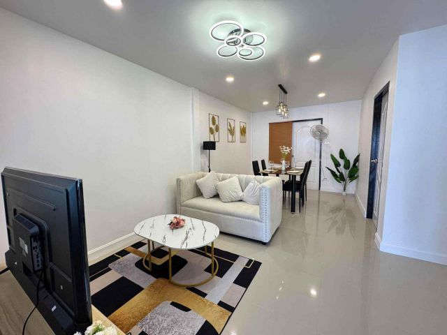 TH82 ขายทาวน์โฮมชั้นเดียว 2 ห้องนอน รีโนเวทใหม่ทั้งหลังพร้อมเข้าอยู่ หนองเกตุน้อย