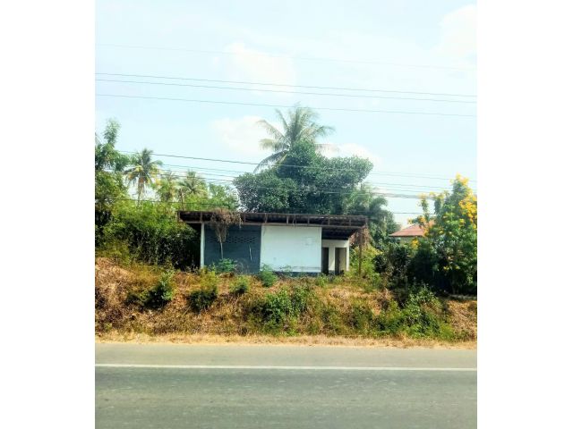 ที่ดินทำเลดี มีสิ่งปลูกสร้าง ติดถนนสี่เลน อ.ชำนิ บุรีรัมย์