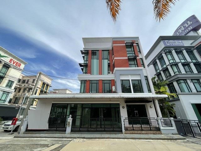 ให้เช่าอาคารออฟฟิศ 4 ชั้น  โครงการบ้านกลางกรุง บางนา-ตราด กม.3