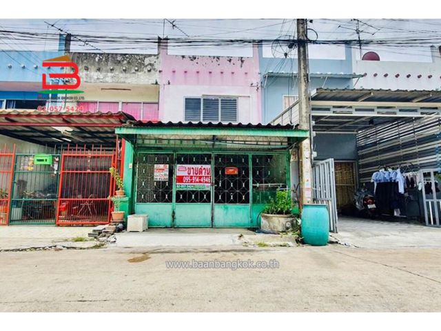 ทาวน์เฮาส์ หมู่บ้าน เปรมปรีดิ์ รังสิต-คลอง 2 เนื้อที่ 18 ตรว. ถนนรังสิต-นครนายก อ.ธัญบุรี จ.ปทุมธานี