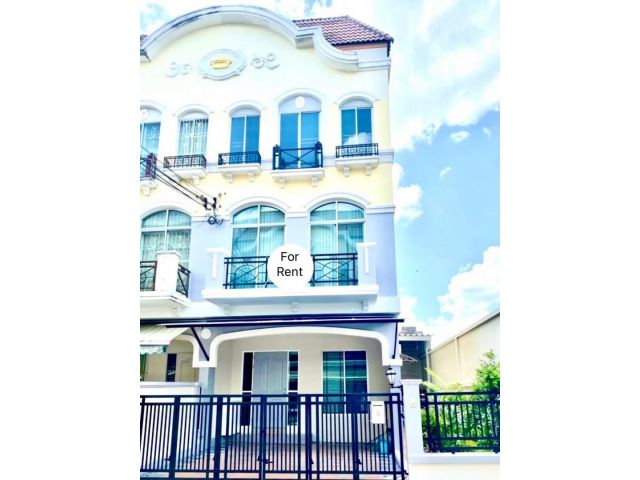 ให้เช่าทาวน์โฮม หมู่บ้านกลางเมือง ศรีนครินทร์