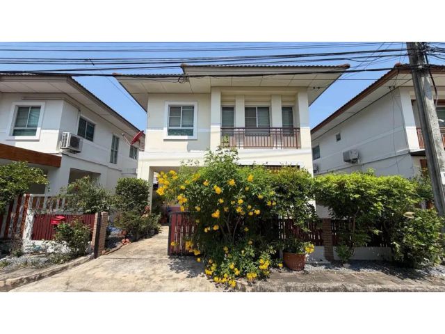 ขายบ้านพร้อมพัฒน์ 2 ต้นซอย  บ้านแฝดฟีลบ้านเดี่ยว ใกล้ รร.สาธิตพัฒนา