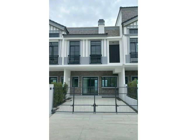 ให้เช่า / ขาย ทาวน์โฮม Villaggio 3 ศรีนครินทร์–บางนา ส่วนกลางกว้างมาก ทำเลโรงเรียนนานาชาติ ใกล้ Mega บางนา