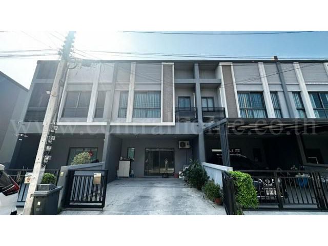ทาวน์โฮม บ้านสไตล์ Luxury เวิร์ฟ ติวานนท์ - รังสิต ต้นโครงการ
