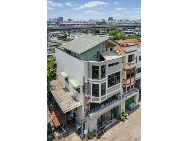 อาคารพาณิชย์ให้เช่า 4.5 ชั้น MRT รามอินทรากม6. 200ม. นวลจันทร์ 50