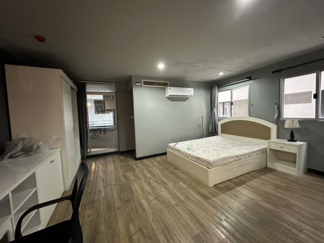 For Rent – Condo 15 Suite Condominium Renovated with grear price only 15,000 Bath (S03-2388)