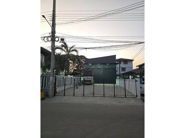 ให้เช่าโกดัง พร้อมออฟฟิศสร้างใหม่ 100 ตร.ว. ถนนกรุงเทพกรีฑา 35