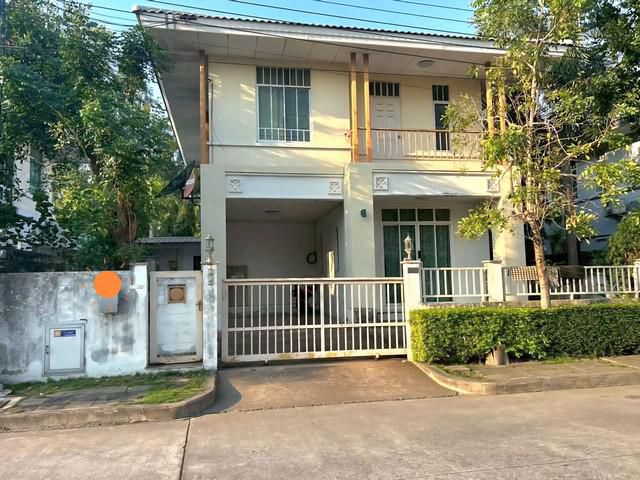 ให้เช่า บ้านเดี่ยว2ชั้น 52ตรว. อยู่ถนนร่มเกล้า เลียบมอเตอร์เวย์