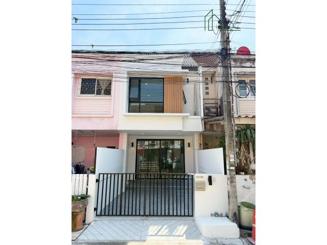 หมู่บ้านเฟิสท์โฮม ซอยวัชรพล สุขาภิบาล 5 รีโนเวทใหม่