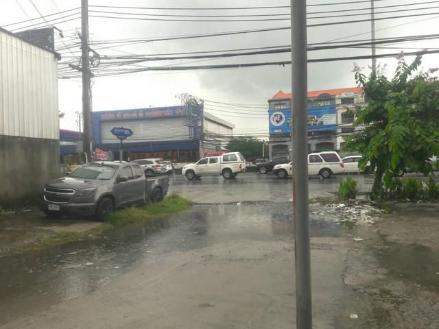 ขายที่ดินในซอย ร่มเกล้า 25/8