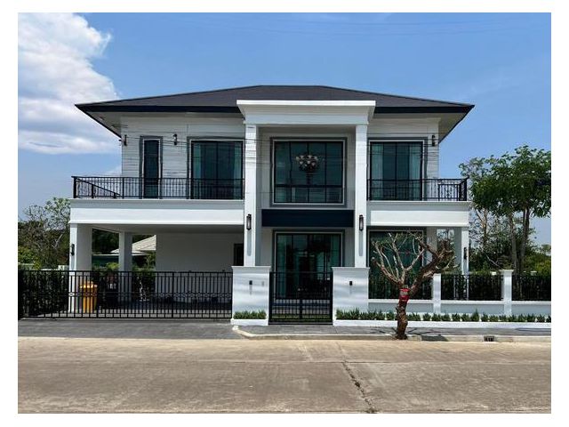Le Villa Rung Arun พูลวิลล่าหลังใหญ่ Typy พิเศษ สร้างใหม่ตกแต่งสวยหรูพร้อมเข้าอยู่ บนทำเลทอง ย่านกาดฝรั่ง เชียงใหม่