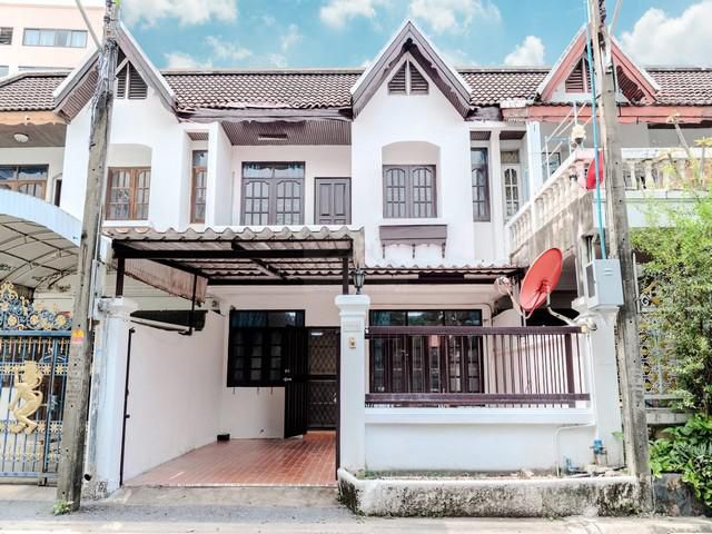 ให้เช่าทาวน์โฮม 2 ชั้น 4 ห้องนอน ซอยประชาราษฎร์บำเพ็ญ 20 ห้วยขวาง