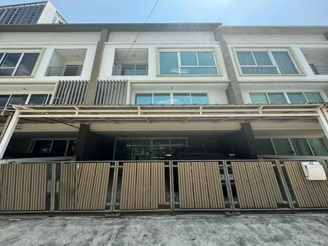 โครงการ ลุมพินี ทาวน์ เรสซิเดนซ์ ลาดพร้าว สเตชั่น