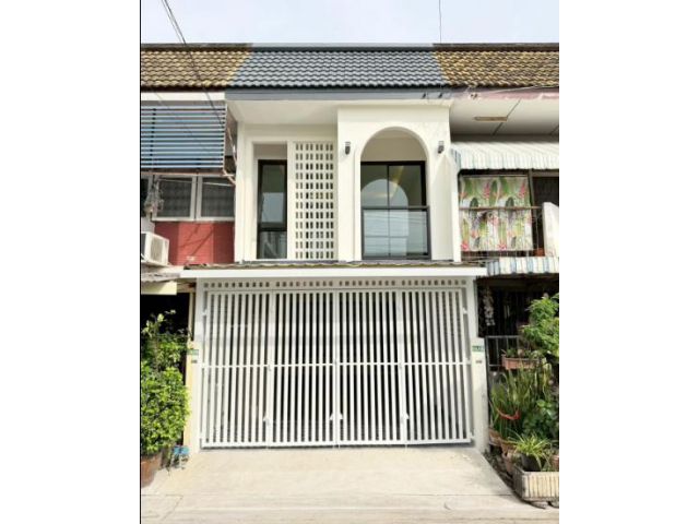 ขายทาวน์เฮาส์ 2 ชั้น ซอยเสนานิคม1 ซอย35 ลาดพร้าว