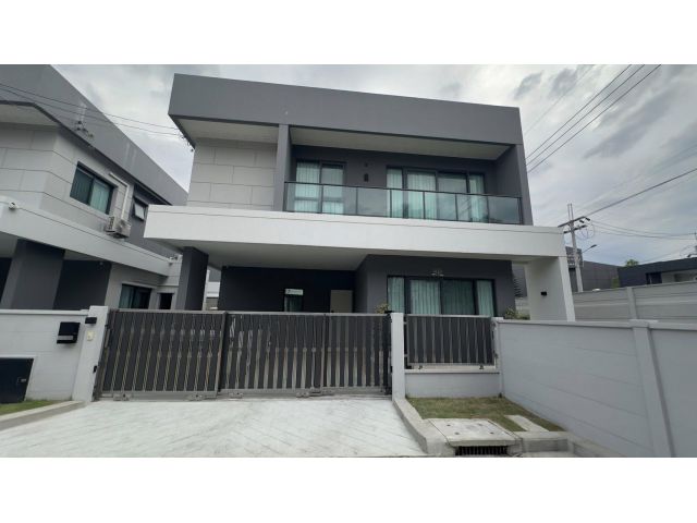 ให้เช่าบ้านเดี่ยว2 ชั้น Centro bangna เฟส1 บ้านมุม