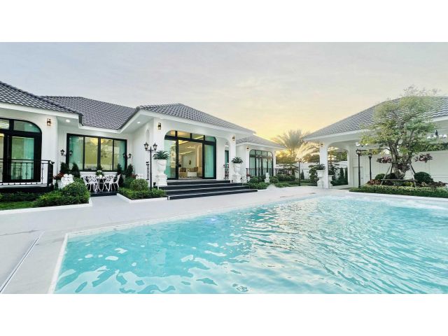 For sale: Pattaya pool villa, 216 sqw. Praraphanimit (พรประภานิมิตร), modern and luxurious, fully furnished with applia