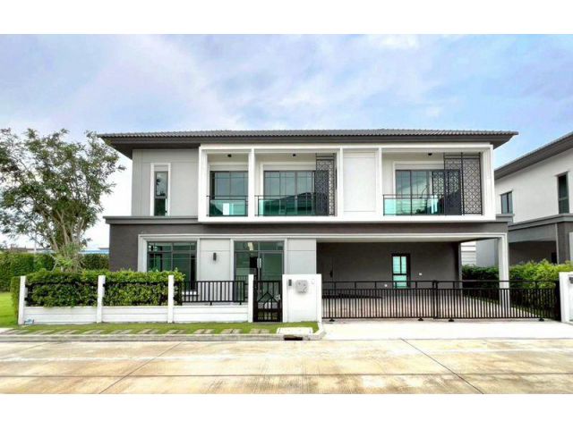 GRAND BRITANIA กรุงเทพกรีฑา ที่ดินเริ่มต้น 50.50 ตร.วา 4 ห้องนอน