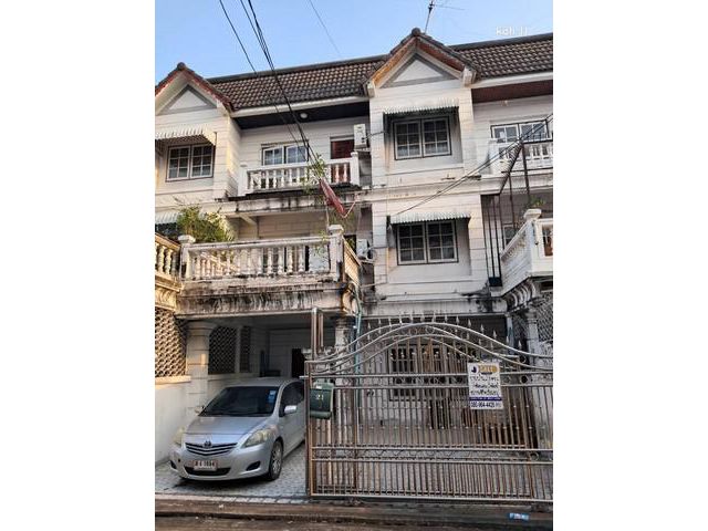ขายบ้าน อุดมสุข 51 ใกล้ 7-11 และตลาด เพียง 200 เมตร ซอยกว้างมาก
