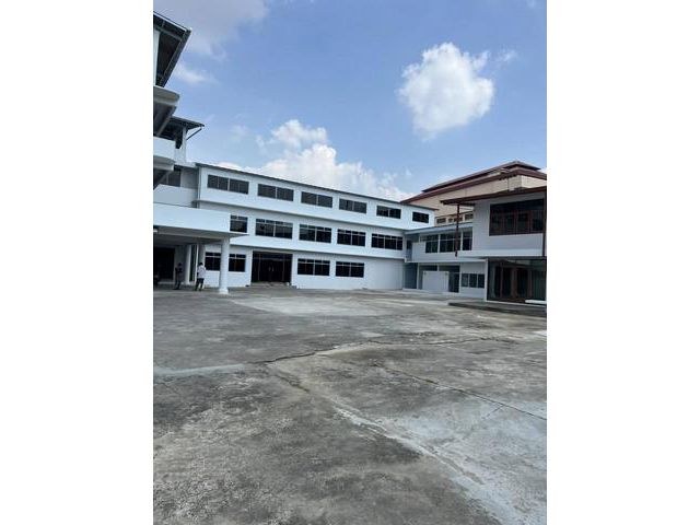 ให้เช่าอาคารสำนักงาน 3ชั้น เนื้อที่เกือบ 1ไร่ ถนนจันทร์ ใกล้สาทร