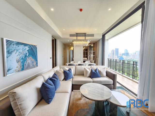 Muniq Langsuan High-Floor 2BR Near BTS Muniq Langsuan