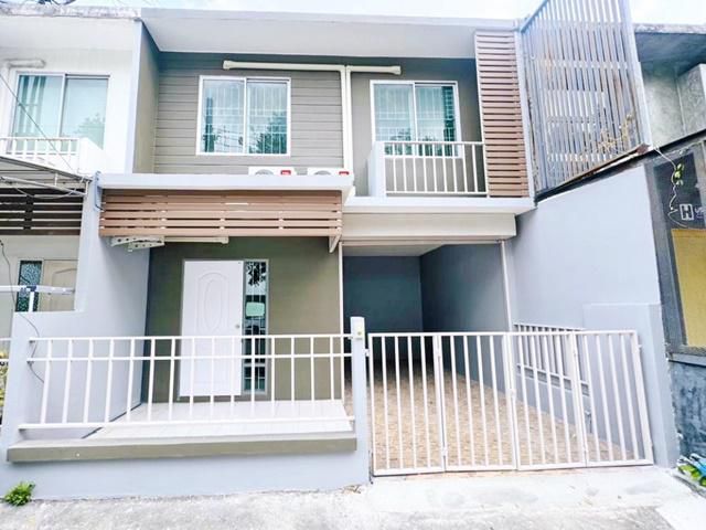 ใกล้รถไฟฟ้า 2 สาย ทาวน์เฮ้าส์ 2ชั้น บนถนนลาดปลาเค้า โลตัส บิ๊กซี