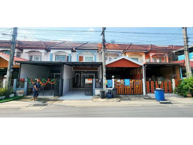 หมู่บ้านเปี่ยมสุข ถนนสุขาประชาสรรค์ 2 ซอย 44 ต.บางพูด ปากเกร็ด นน