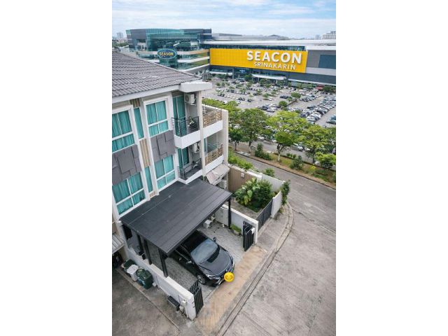 MRT ศรีนครินทร์38 600ม. อ่อนนุช 44-48  ทาวน์โฮม 3 ชั้น 3 นอน