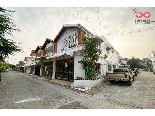 ขายทาวน์เฮาส์ 2ชั้น 21ตรว. อินทามระ 41 ทำเลห้วยขวาง ใจกลางเมือง