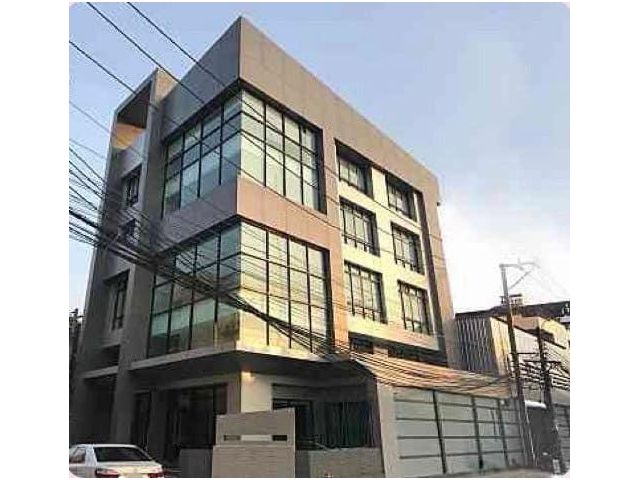 ขายสำนักงาน 4.5 ชั้น 907ตรม.พร้อมโกดัง รามคำแหง4 พร้อมใช้ ใกล้ทาง