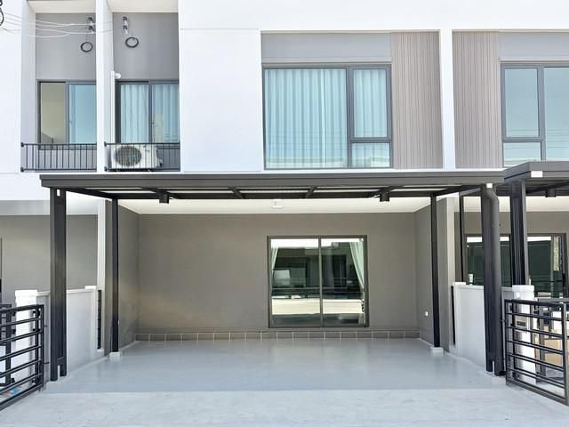 ให้เช่าทาวน์โฮม 2 ชั้น 3 นอน Pleno สุขุมวิท-บางนา 3 ใกล้ MEGA บาง
