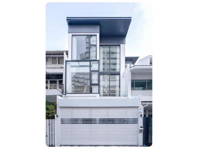 ขายทาวน์โฮม 3 ชั้น 250 ตร.ม. ซอยสุขุมวิท15 ใกล้ BTS อโศก