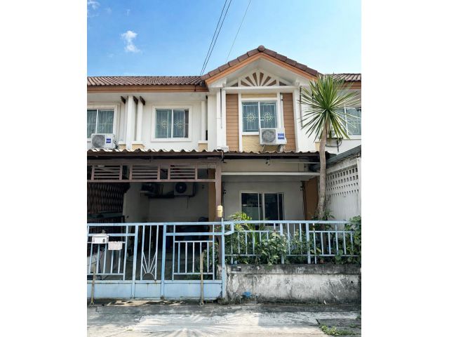 ขายด่วน ราคาพิเศษขายตามสภาพ บ้านทาวน์เฮ้าส์ มีนบุรี-นิมิตรใหม่ หมู่บ้านพฤกษาวิลล์14 ถูกที่สุดในระแวกนี้ ใกล้รถไฟฟ้า