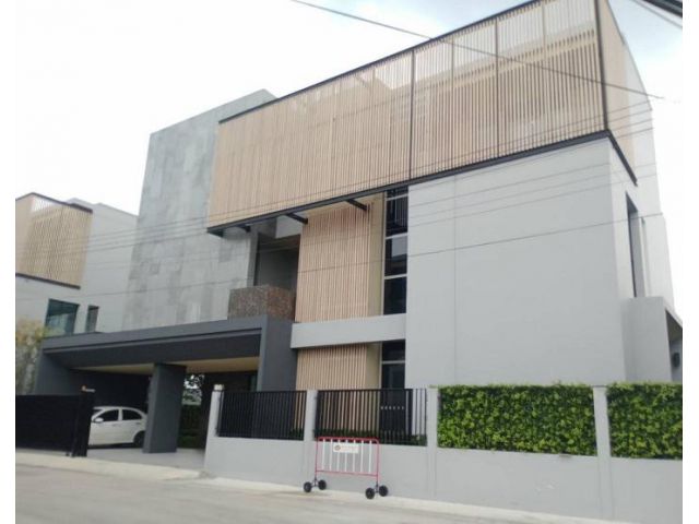 **ฟรีโอน**ขายบ้านเดี่ยวหรู 3ชั้น พร้อมลิฟต์ พร้อมอยู่ เดอะมาสเตอร์ ราชพฤกษ์-สะพานมหาเจษฎาบดินทร์ นนทบุรี.