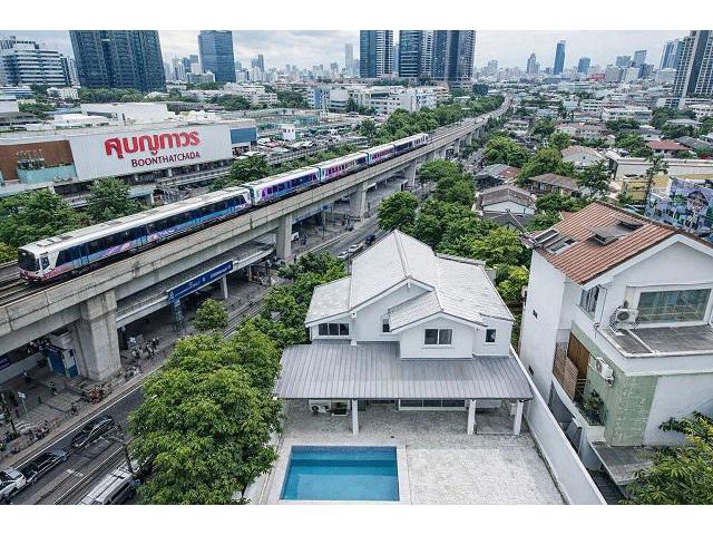 MRT สุทธิสาร 900ม. 5นอน Pool Villa หลังใหญ่ 90ตร.ว. 500ตร.ม.