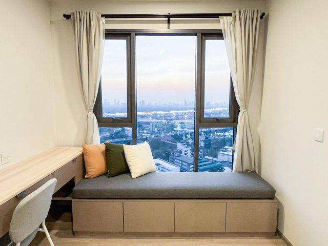 Aspire Sukhumvit Rama 4 clean