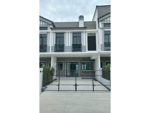 ขาย  ให้เช่า ทาวน์โฮม 2 ชั้น โครงการ Villaggio 3 ศรีนครินทร์ บางนา