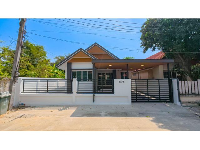 ขายบ้านเดี่ยวชั้นเดียว หมู่บ้านเพ็ญศิริเพลส 4 สุวินทวงศ์ 45 เนื้อที่ 37.8 ตรว. 3 ห้องนอน 2 ห้องน้ำ ทำเลหนองจอก