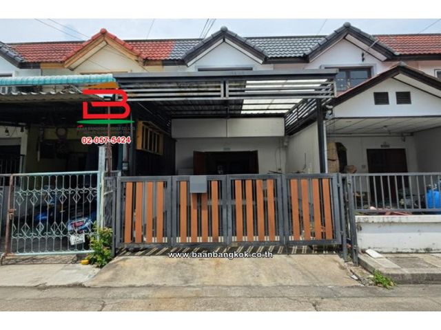 ทาวน์เฮาส์ เนื้อที่ 16 ตร.ว. หมู่บ้านสวนทิพย์ (ซอยย่อย 11), (ซอยคลองลำเจียก 12) แขวงคลองกุ่ม เขตบึงกุ่ม