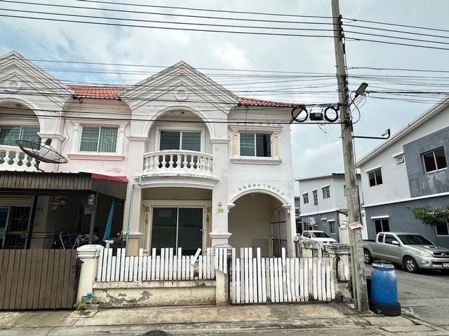 ขายทาวน์โฮม หมู่บ้านนิรันดร์วิลล์ 10 ถนนวัดศรีวารีน้อย สมุทรปรากา