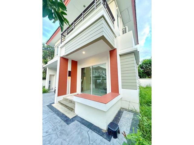 พร้อมเฟอร์ฯ  ทำเลศักยภาพรามอินทร พรอมานาด 950 ม.บ้านเดี่ยว 2 ชั้น
