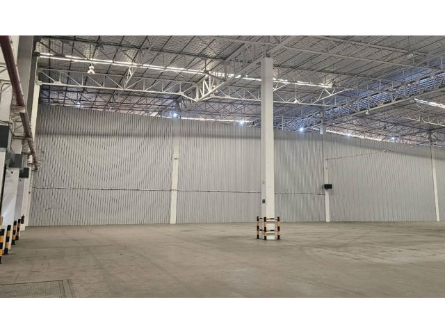 ให้เช่าโกดัง โรงงาน ใกล้นิคมลาดกระบัง ใกล้สนามบินสุวรรณภูมิ ใกล้นิคมลาดกระบัง 3,900 ตารางเมตร
