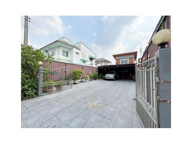 ขายบ้านเดี่ยว 2 ชั้น  เนื้อที่ 97.2 ตร.ว. หมู่บ้านกฤติกา ซอยประชาอุทิศ ถนนสรงประภา ดอนเมือง ใกล้สนามบินดอนเมือง