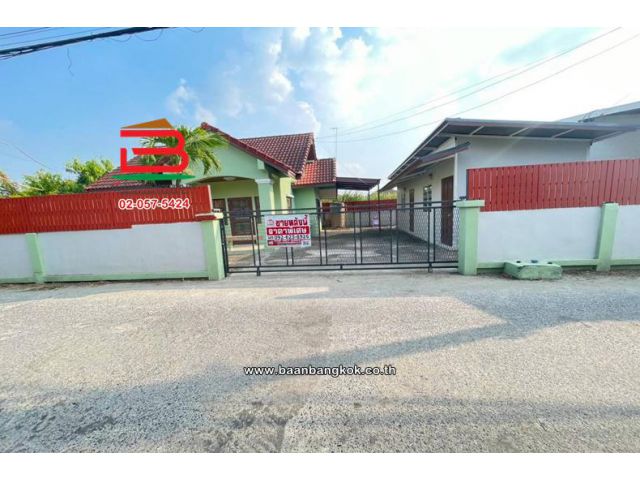 บ้านเดี่ยว เนื้อที่ 60 ตร.ว. ซอยไสวประชาราษฎร์ 17 (ใกล้ตลาดเอซีคลอง 4) ตำบลลาดสวาย อำเภอลำลูกกา ปทุมธานี