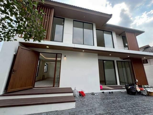 บ้านเดี่ยว ปรีดีพนมยงค์ 42 สไตล์มินิมอล
