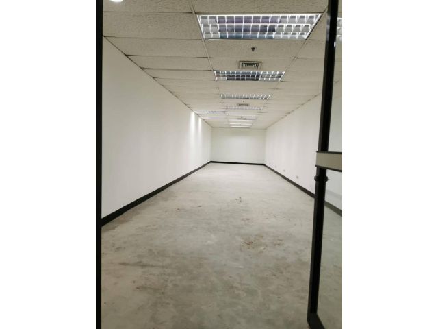 FOR RENT AND SALE SPACEC FOR OFFICE AND TRADE AT BANG RAK ขายและให้เช่าพื้นที่