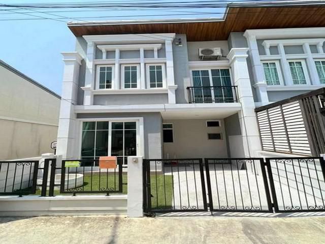 หมู่บ้าน โกลเด้นทาวน์3 บางนา-สวนหลวง เขตประเวศ